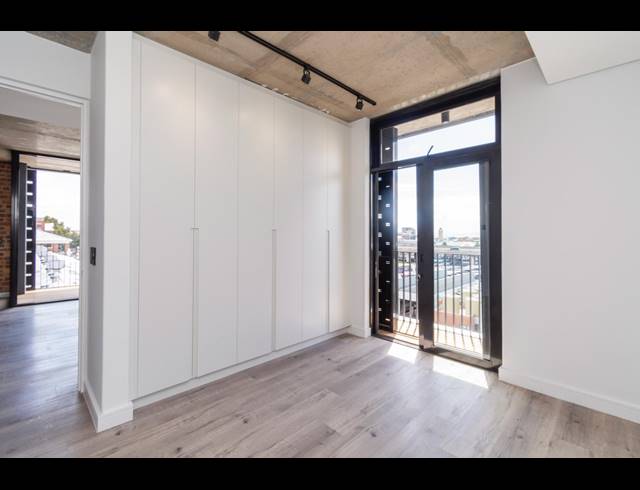 2 BEDROOM APARTMENT TO LET IN DE WATERKANT